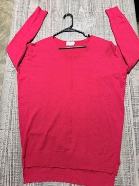 Women's V-Neck Sweater - Reddish Maroon Pink